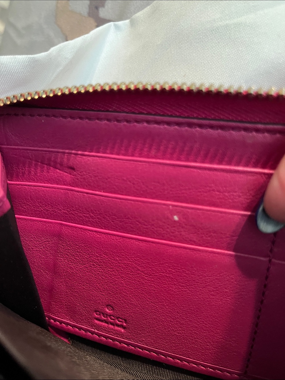 EUC Gucci Fuchsia Patent Leather Soho Zip Around Wallet with Tassel and Dustbag - Picture 9 of 16